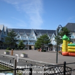 Le batiment La Place à Belle Dune face à l'Aquaclub